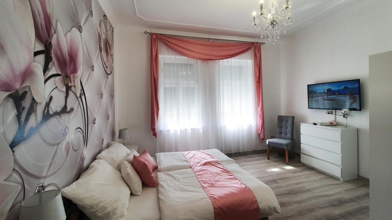 Villa Napsugar Balatonlelle Buitenkant foto